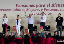 El presidente López Obrador encabezó la Evaluación de Pensiones para el Bienestar, acompañado del gobernador Mauricio Kuri y de la virtual presidenta electa, Claudia Sheinbaum. Al evento asistieron beneficiarios de los programas de Adulto Mayor y Personas con Discapacidad, así como público en general