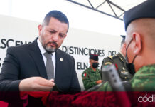 Carlos Alcaraz, secretario de Gobierno estatal, encabezó la ceremonia de Ascensos y Distinciones del Personal de Conscriptos del Servicio Militar Nacional; además, destacó el trabajo de los jóvenes que conforman el escalón de adiestramiento 