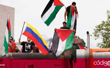 La vicepresidenta estadounidense Kamala Harris condenó la quema de la bandera de EUA en la protesta de ayer contra el primer ministro israelí, Benjamin Netanyahu, en Washington