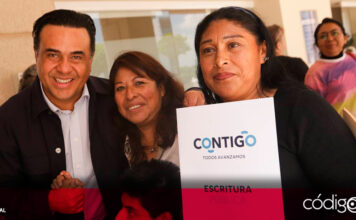 El alcalde de Querétaro, Luis Nava, encabezó la entrega de escrituras públicas; además, se firmaron convenios de participación para hacer obra pública en Puertas del Cielo, Las Margaritas y Lomas del Pedregal I y II