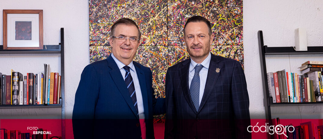 El gobernador de Querétaro, Mauricio Kuri, se reunió con el futuro secretario de Economía, Marcelo Ebrard. Foto: Especial