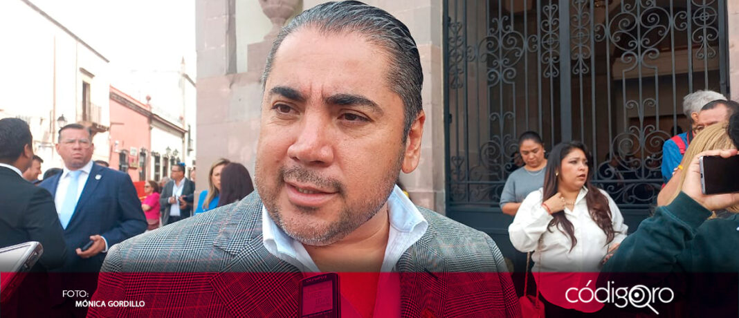 Juan Carlos Arreguín, subsecretario de Gobierno municipal de Querétaro, dio a conocer que existe una mesa de trabajo que encabeza la Secretaría de Gobierno estatal para llegar a un acuerdo con los comerciantes inconformes por la disminución de ventas por la feria