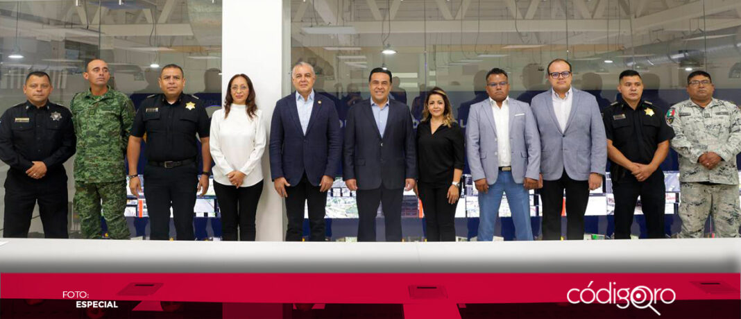 El presidente municipal de Querétaro, Luis Bernardo Nava Guerrero, asistió a la reunión de la Mesa de Coordinación para Construcción de la Paz. Foto: Especial