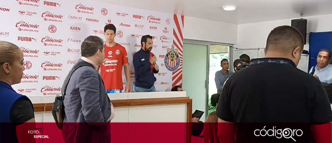 Jugadores de las Chivas agredieron a representantes de los medios de comunicación con un petardo minutos antes de comenzar una rueda de prensa en la sede del equipo