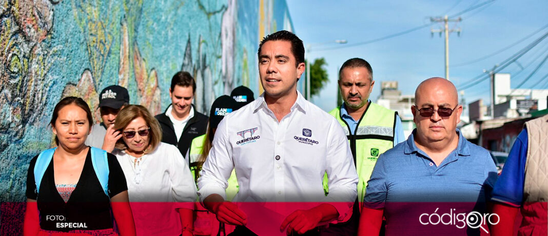 El presidente municipal de Querétaro, Felifer Macías, recorrió la colonia Desarrollo San Pablo. Foto: Especial