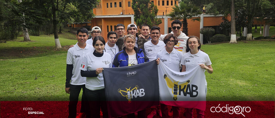 Estudiantes de la UNAQ participaron en Taller Nacional de Drones Inteligentes. Foto: Especial