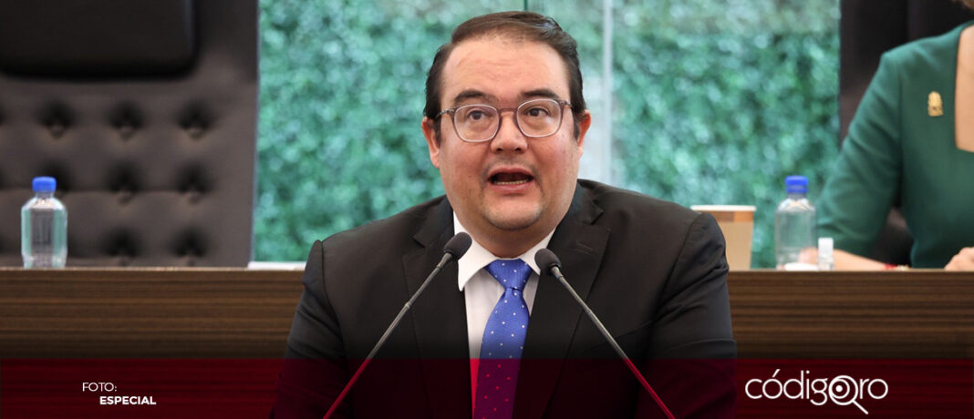 El coordinador del PAN en el Congreso Local, Guillermo Vega, detalló el proceso para distribuir las comisiones. Foto: Especial