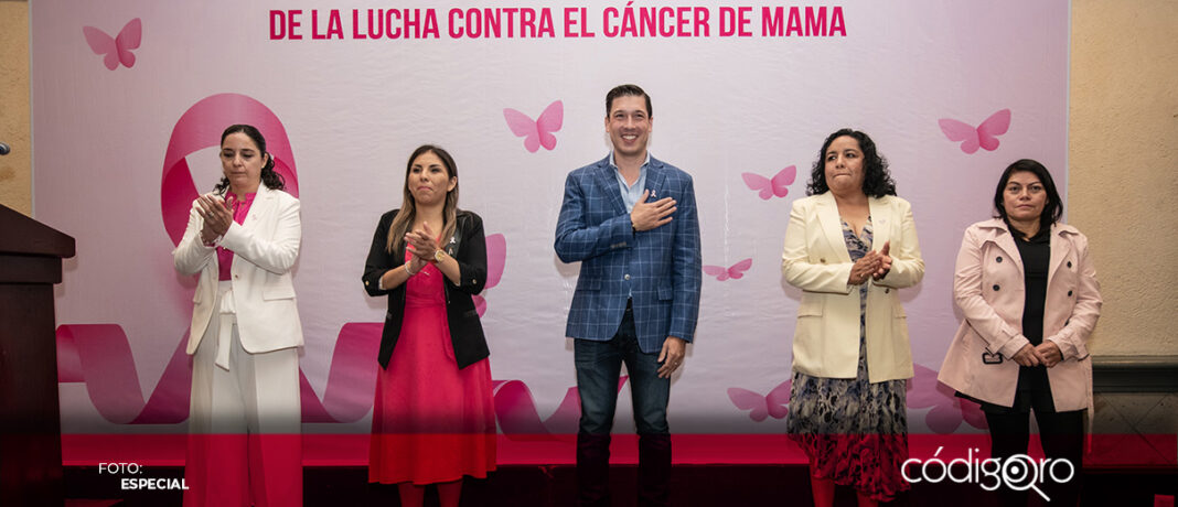 El presidente municipal de El Marqués, Rodrigo Monsalvo, encabezó la conmemoración del Día Internacional de la Lucha contra el Cáncer de Mama. Foto: Especial