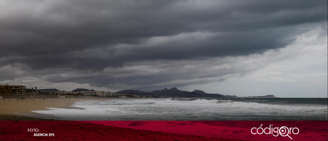 El huracán Kristy se intensificó a categoría 4 en la escala Saffir-Simpson, mientras se aleja del país; podría alcanzar la categoría 5 en la noche de este miércoles o la madrugada del jueves, informó el SMN