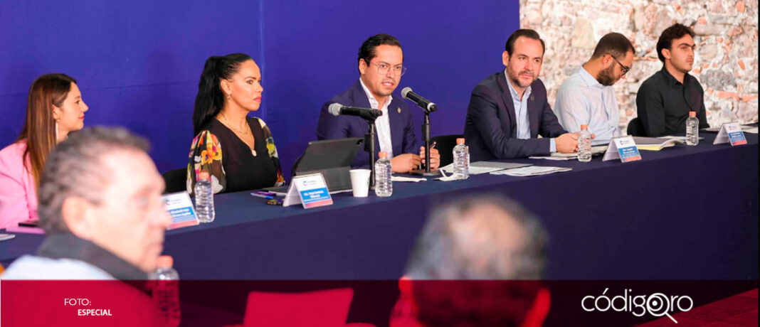 El alcalde de Corregidora, Josué Guerrero, participó en la presentación del anteproyecto de Tablas de Valores Unitarios de Suelo y Construcción para el Ejercicio Fiscal 2025, con el objetivo es ajustarse a los estándares de valores catastrales requeridos