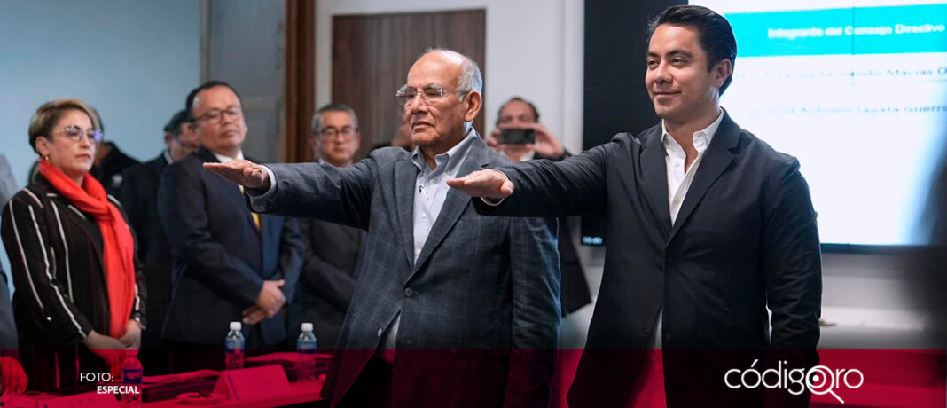 El alcalde de Querétaro, Felifer Macías, rindió protesta como vocal del Consejo Directivo de la CEA; por ello, reafirmó su compromiso para garantizar el servicio en las colonias y zonas más vulnerables de la ciudad