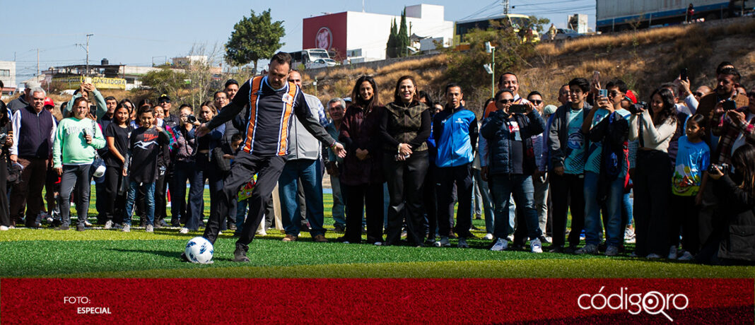 El gobernador Mauricio Kuri entregó la rehabilitación de pista de atletismo y cancha de futbol 11 en la Unidad Deportiva Maquío en San Juan del Río; se invirtieron más de 4 MDP, en beneficio de más de 3 mil habitantes