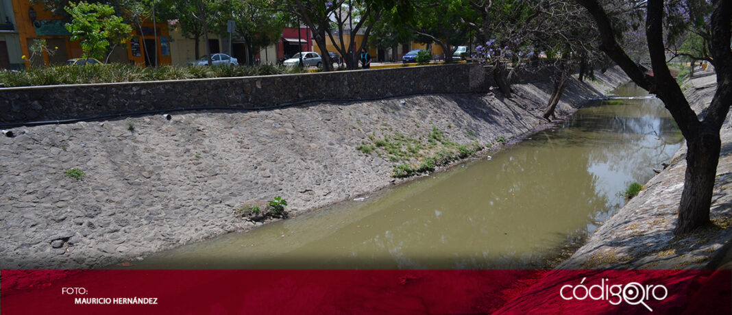 Habitantes de La Cañada hicieron un llamado a las autoridades estatales y municipales para que intensifiquen las labores de limpieza y saneamiento en el río Querétaro