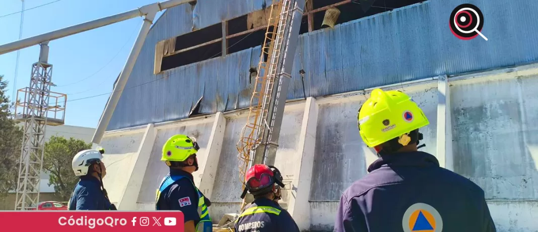 Tras una explosión en el Parque Industrial Benito Juárez, un trabajador de mantenimiento murió y otro resultó lesionado; el siniestro ocurrió en un espacio confinado de una empresa de almacenamiento, ubicada en el acceso 3. Foto: Especial 