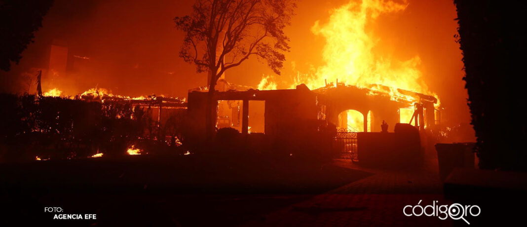 Al menos cinco personas perdieron la vida en el incendio Eaton Fire, activo en la comunidad de Altadena, condado de Los Ángeles