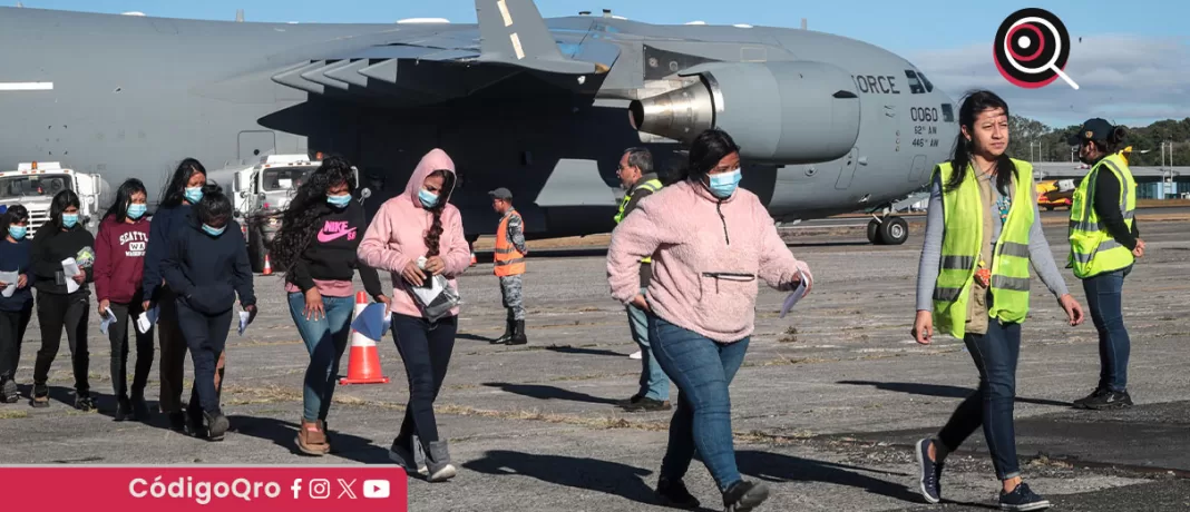 La mandataria precisó que en este periodo llegaron al país cuatro aviones con deportados / Foto: Agencia EFE