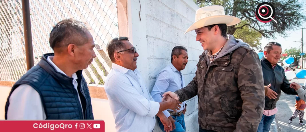 Con el objetivo de mejorar la calidad de vida de familias de El Lobo, San Vicente Ferrer y Santa María Begoña, el alcalde de El Marqués, Rodrigo Monsalvo, encabezó la entrega de obras de urbanización y de servicios. Foto: Especial