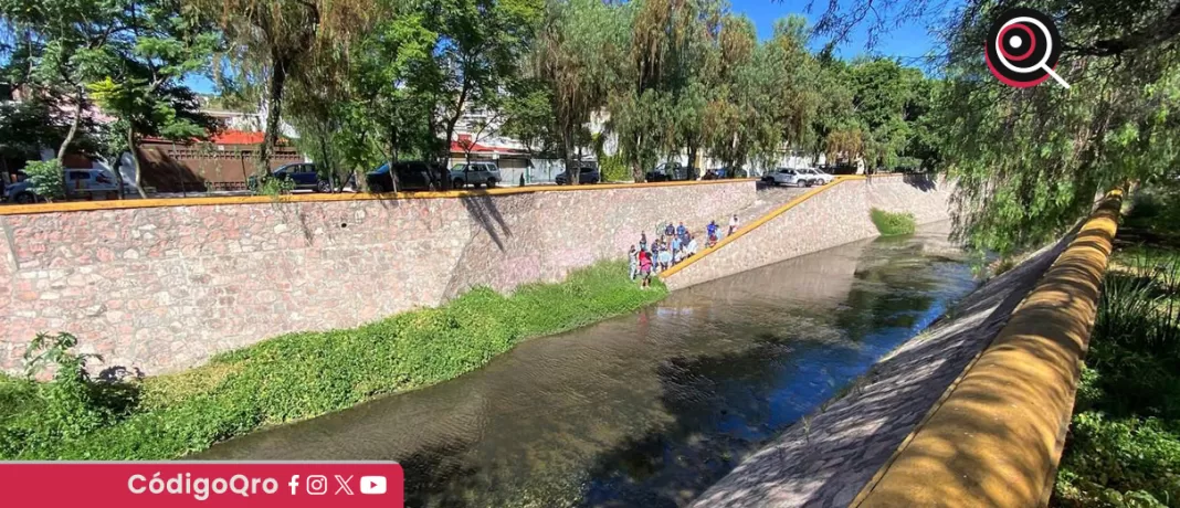 El gobierno, sector privado, academia y sociedad civil suman esfuerzos para combatir la contaminación del río Querétaro; implementarán medidas de vigilancia y protocolos de contingencia por descargas irregulares. Foto: Especial