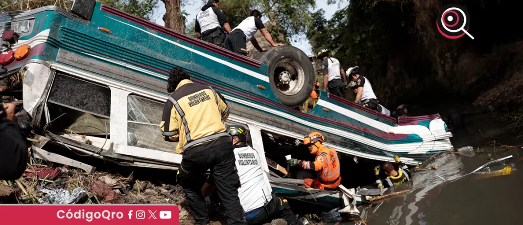 Un accidente de autobús en Guatemala dejó 52 personas sin vida. Foto: Agencia EFE