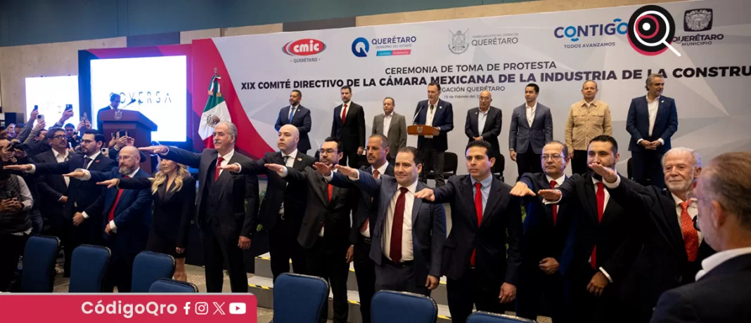 Álvaro Ugalde rindió protesta como nuevo presidente de la CMIC delegación Querétaro, en sustitución de Óscar Hale Palacios; por ello, se comprometió a fortalecer la industria de la construcción en la entidad. Foto: Especial