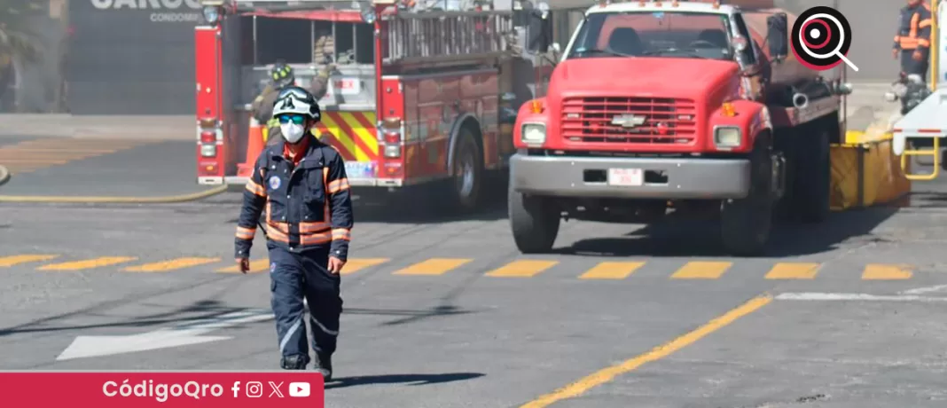 Controlan incendio en bodegas de una empresa en parque industrial FINSA. Foto: Especial