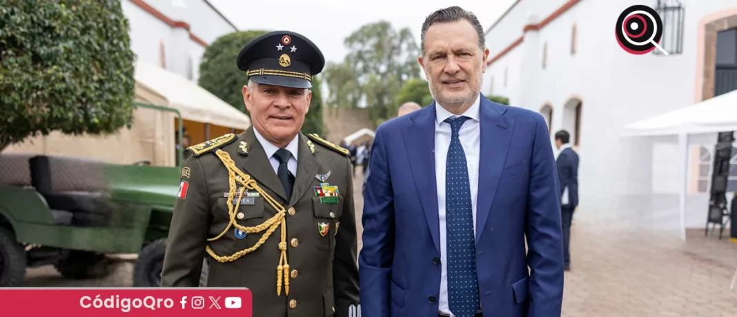 El gobernador Mauricio Kuri reconoció la labor castrense en la defensa de Querétaro y del país; esto, en el marco de la conmemoración de 112 aniversario de la creación del Ejército Mexicano. Foto: Especial