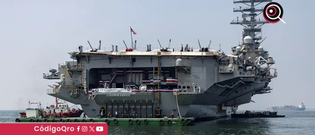 Barcos de la Marina de Estado Unidos navegan en aguas internacionales frente a Baja California. Foto: Especial