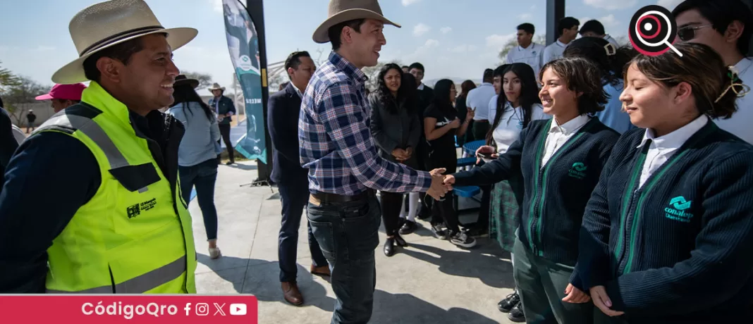 El alcalde de El Marqués, Rodrigo Monsalvo, entregó dos obras en distintas localidades y supervisó otra en la cabecera municipal / Foto: Cortesía