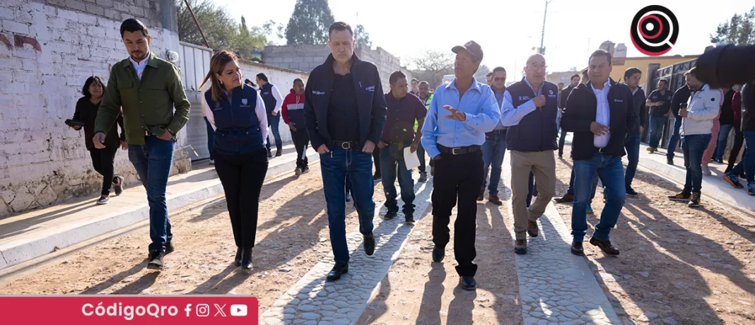 En Tequisquiapan, el gobernador Mauricio Kuri encabezó la entrega de infraestructura urbana; representó una inversión de 9.6 MDP, en beneficio de habitantes de la comunidad Los Cerritos y la colonia Santa Fe. Foto: Especial