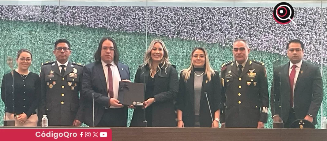 Los diputados del PAN y Morena expresaron su respaldo al fiscal general del estado de Querétaro, Víctor Antonio De Jesús Hernández; esto, con motivo de su informe anual de actividades ante el Congreso local. Foto: Especial